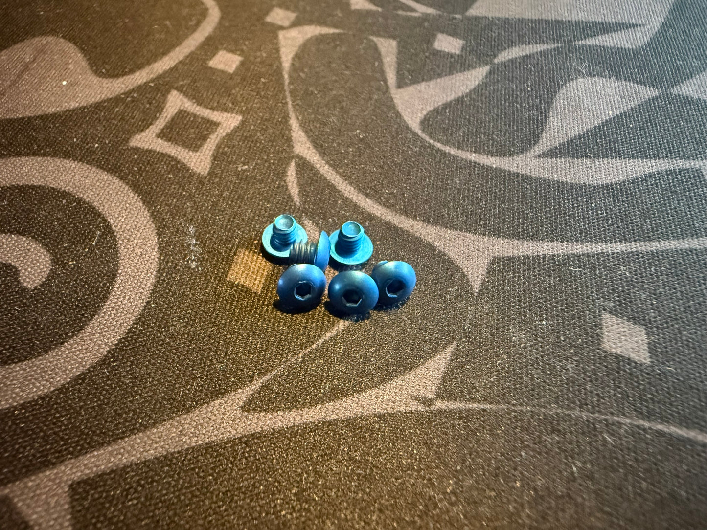 4-40 x 1/8 Button - Blue