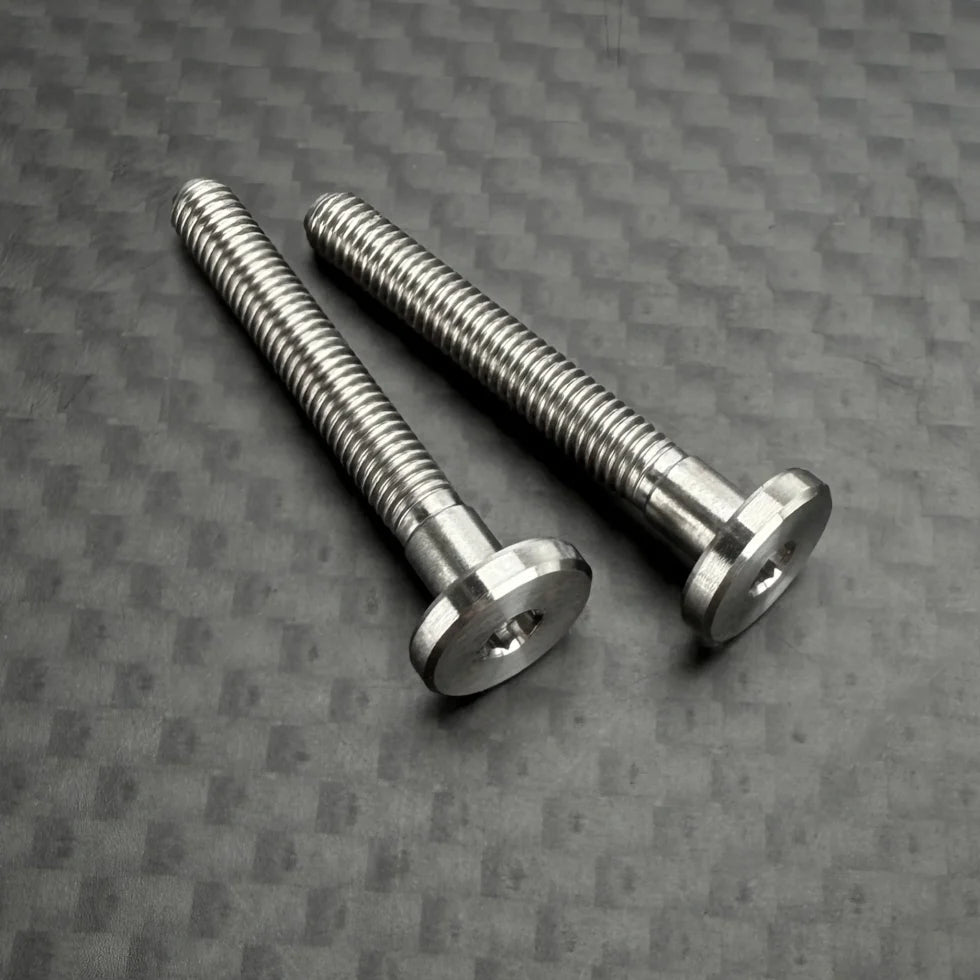 R1 WURKS – TITANIUM M3 X 22MM LOW PROFILE UPPER SHOCK MOUNT BUTTON HEAD SCREWS (2 PCS)
