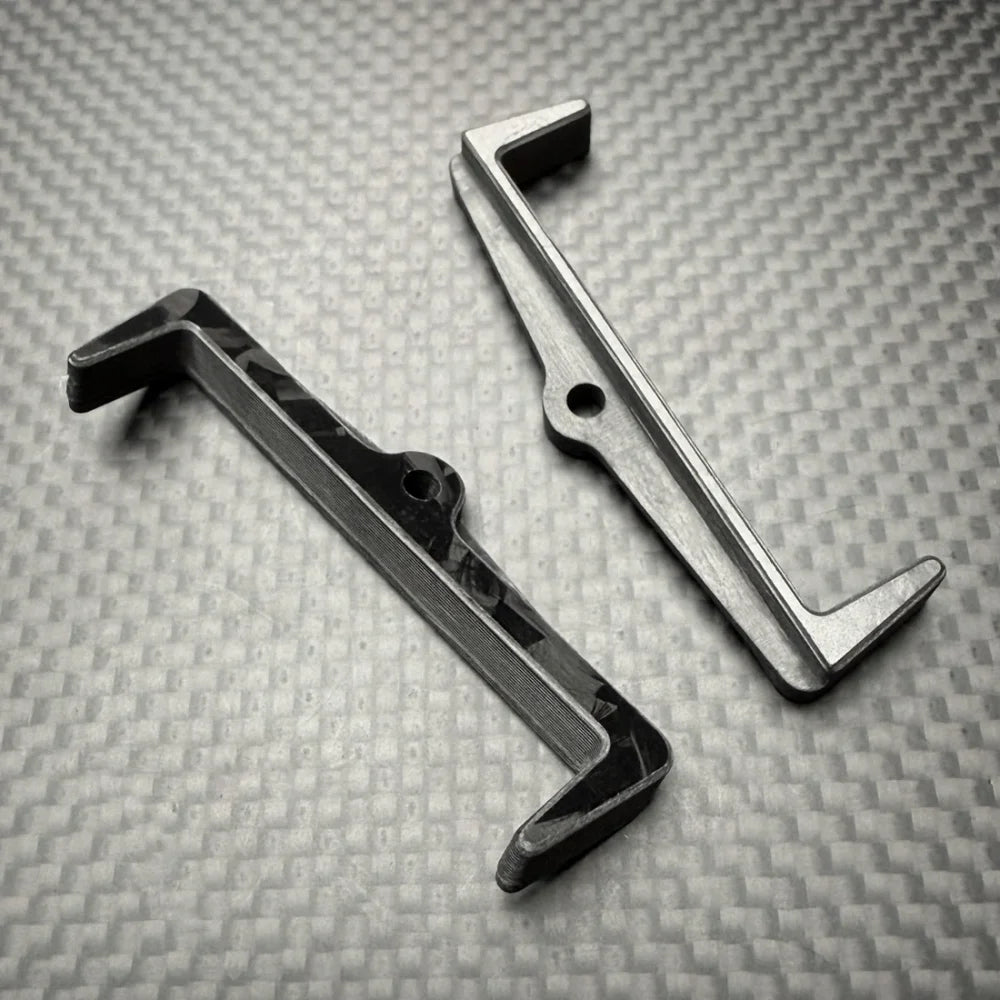 R1 Wurks – Forged Carbon fibre battery mounts – transverse (R1B)