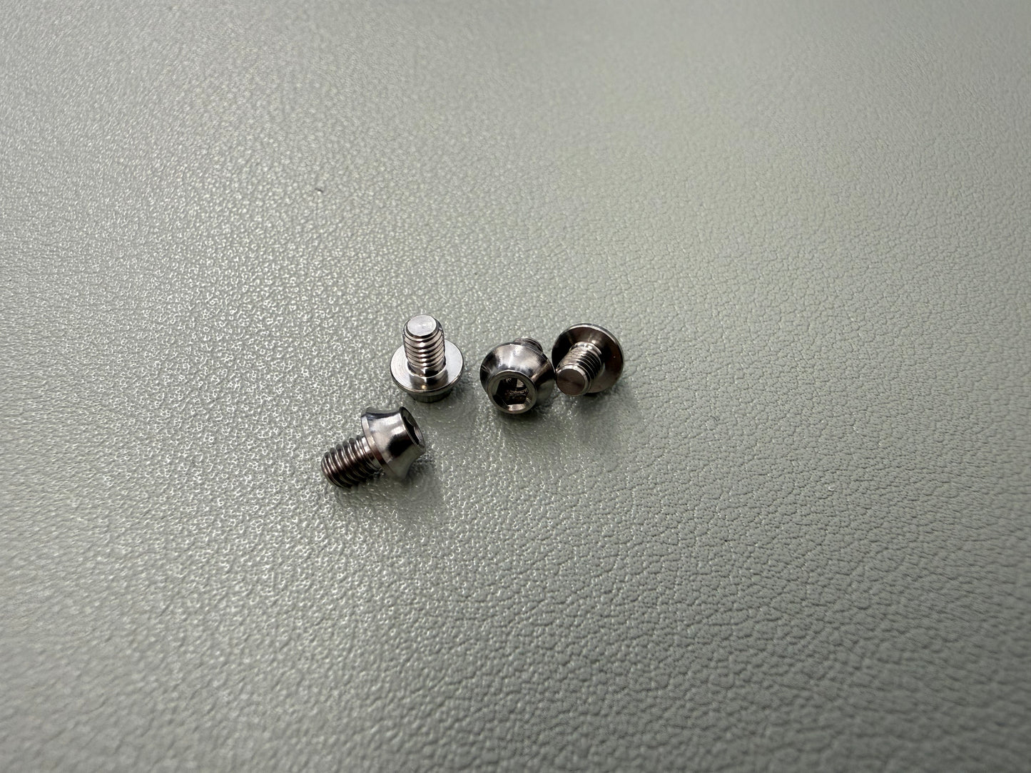 UFO - 4mm M3