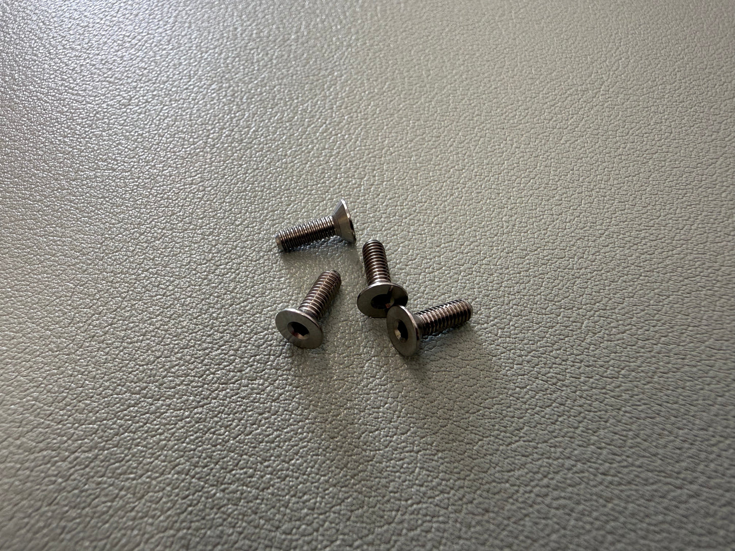 Countersunk - 8mm M2.5