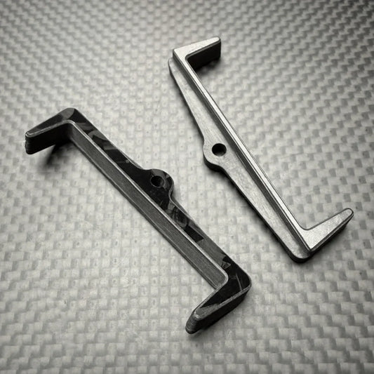 R1 Wurks – Forged Carbon fibre battery mounts – transverse (R1B)