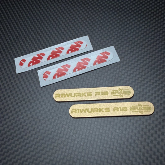 R1 Wurks – Brass chassis weights – short outer – 4g each – pr (R1B)